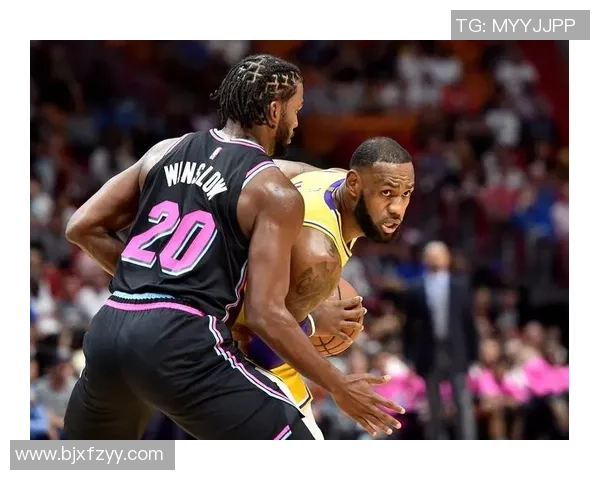 湖人对决热火精彩直播回顾与赛后分析全景呈现